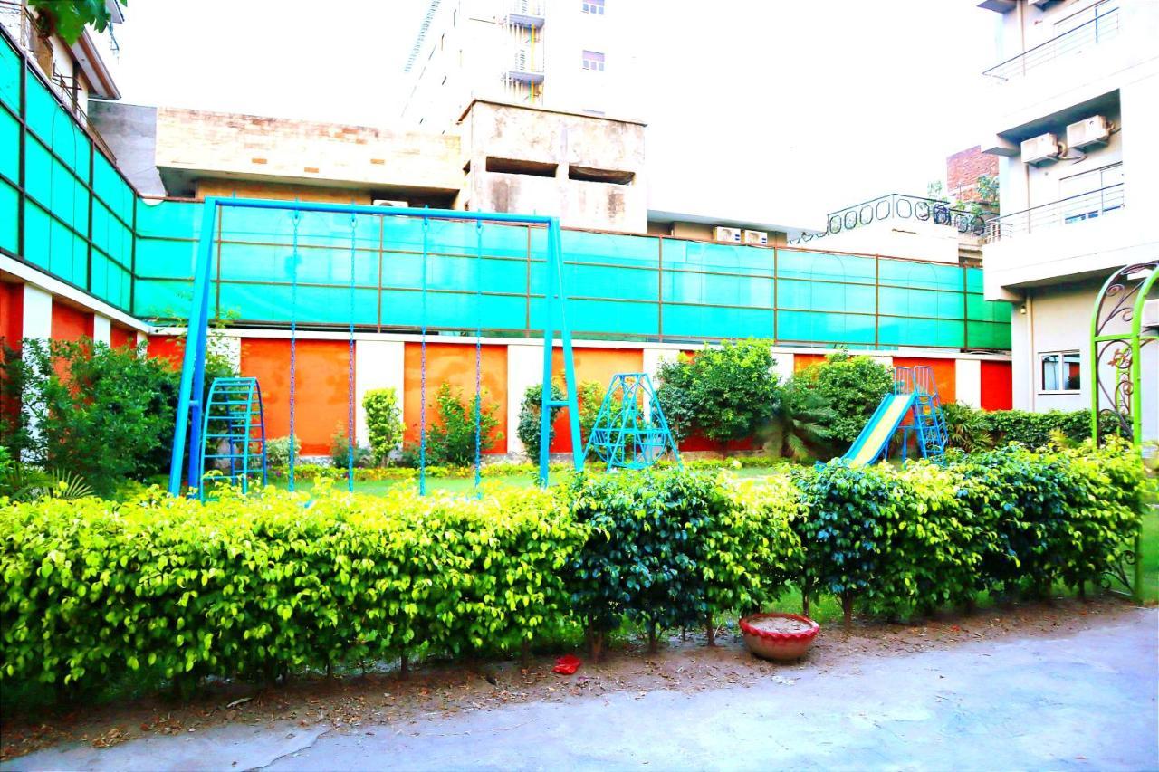 Hayyat Luxury Apartments Lahore Exterior foto